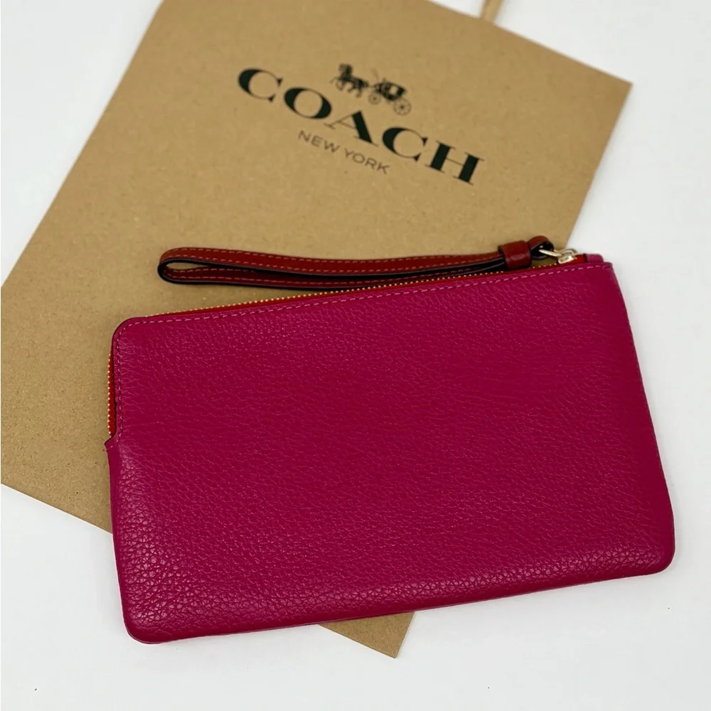 Coach Large Corner Zip Wristlet Wallet With Horse And Carriage